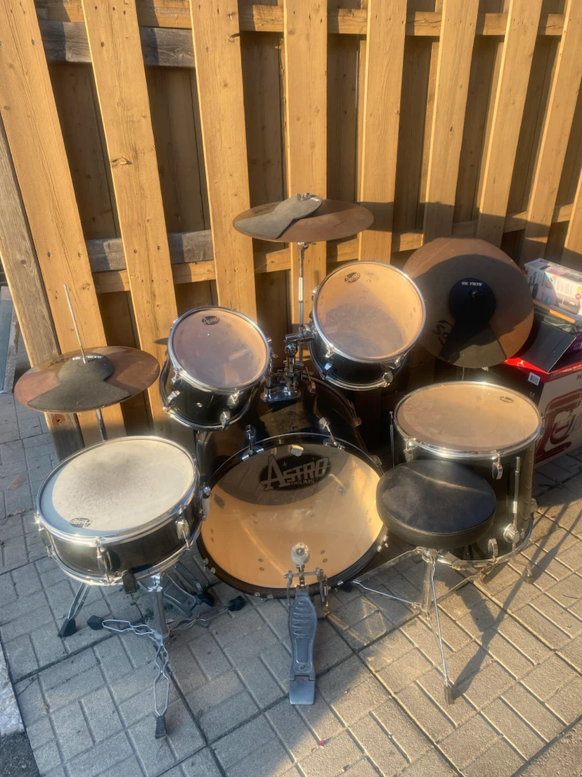 Astro Drums Drum Set