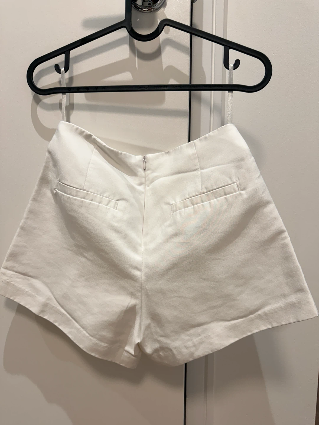 White High-Waisted Shorts with Buckle Detail - photo 2