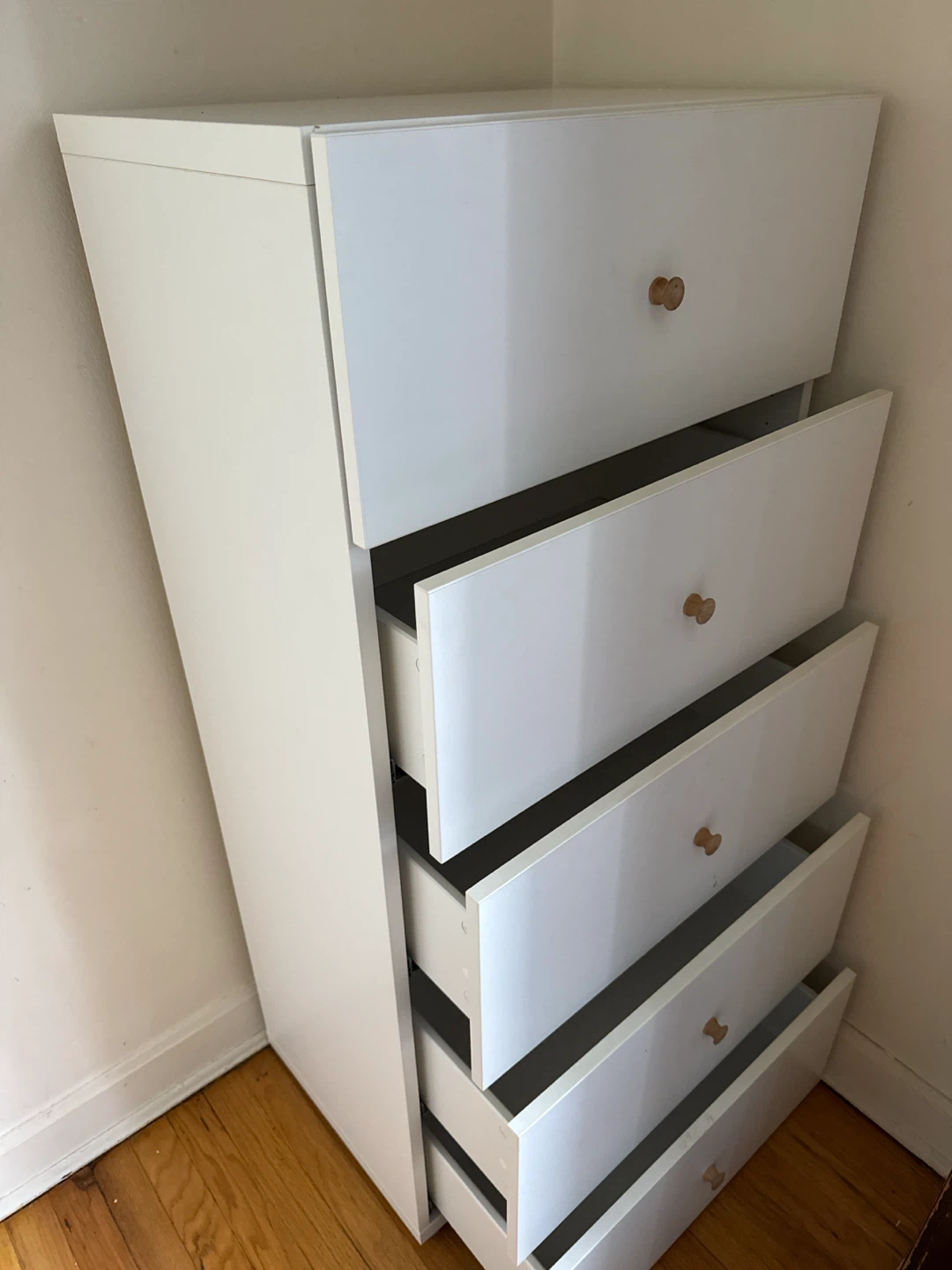 White 5-Drawer Dresser - photo 4