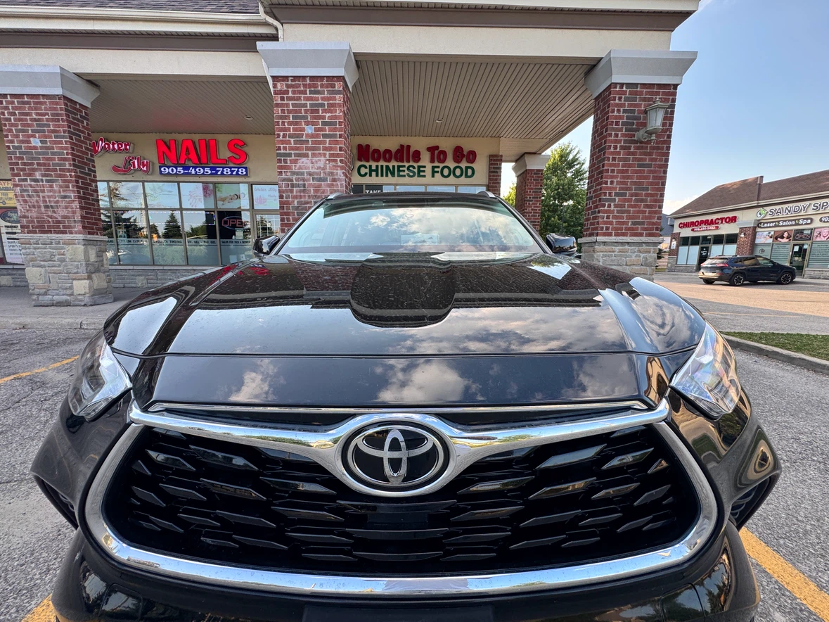 Black Toyota Highlander - photo 4