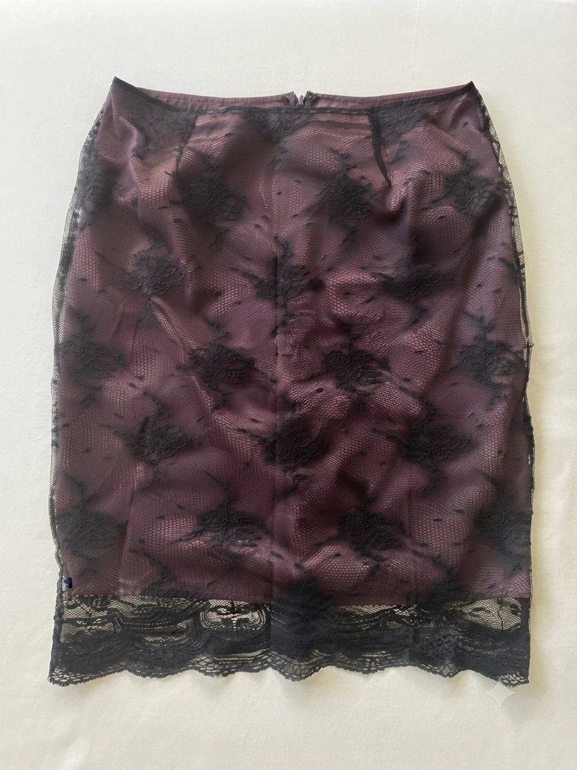 Elegant Plum & Black Lace Pencil Skirt - Size 10