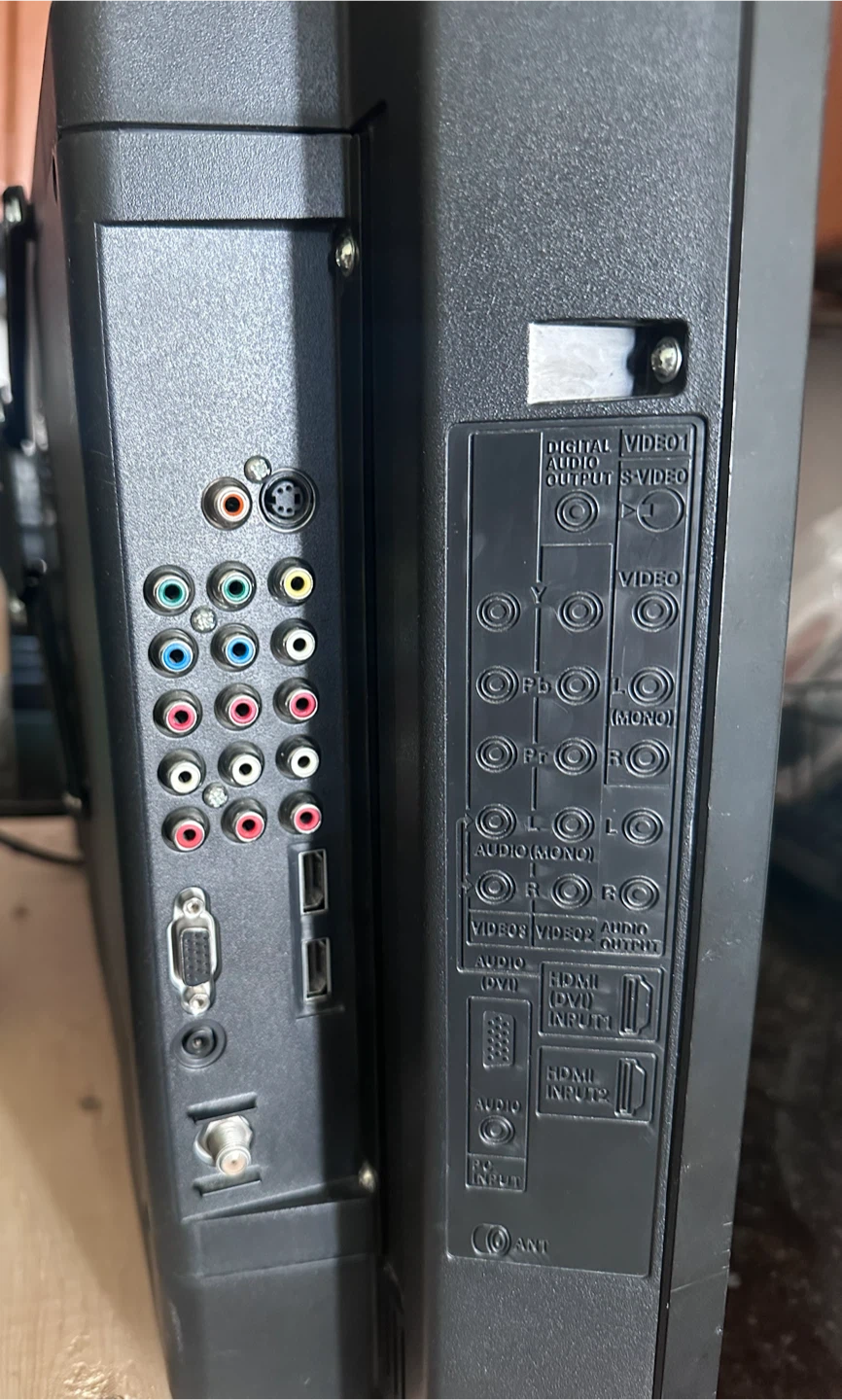 Sanyo DP26648 LCD HDTV - photo 4