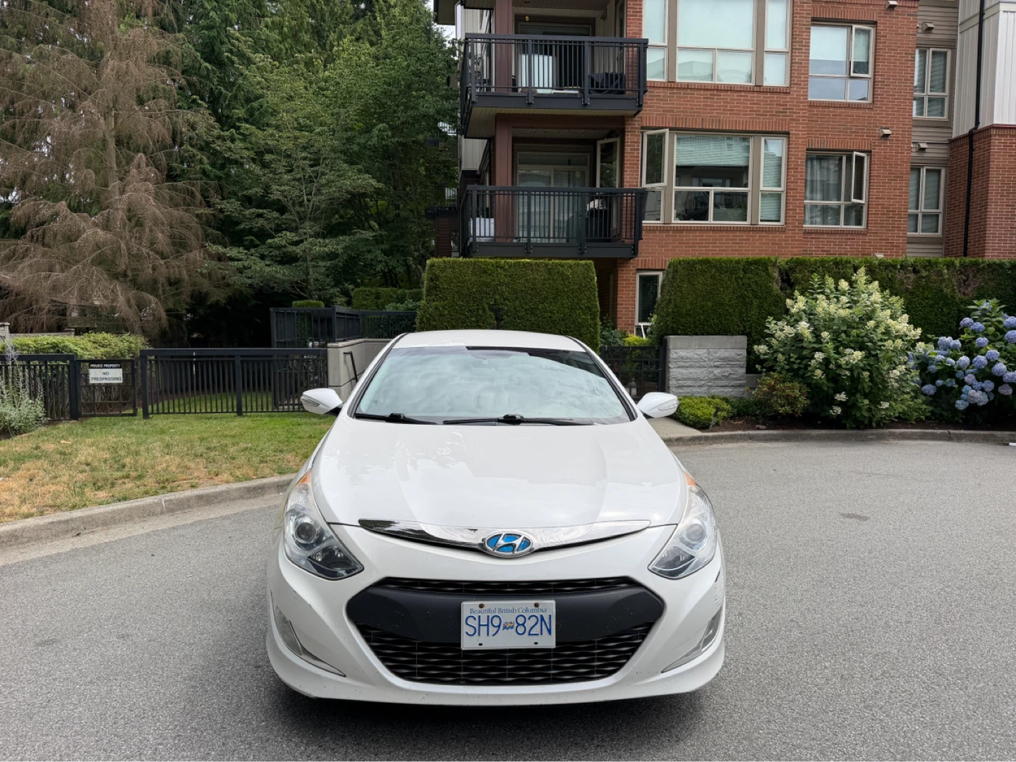 2012 Hyundai Sonata Hybrid Premium | 2 Owner | Clean Title | - photo 2
