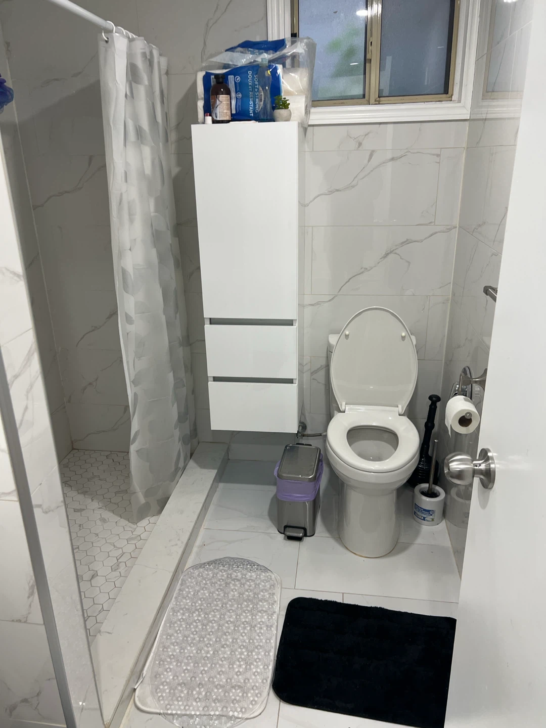 Basement apartment, room for rent - photo 4
