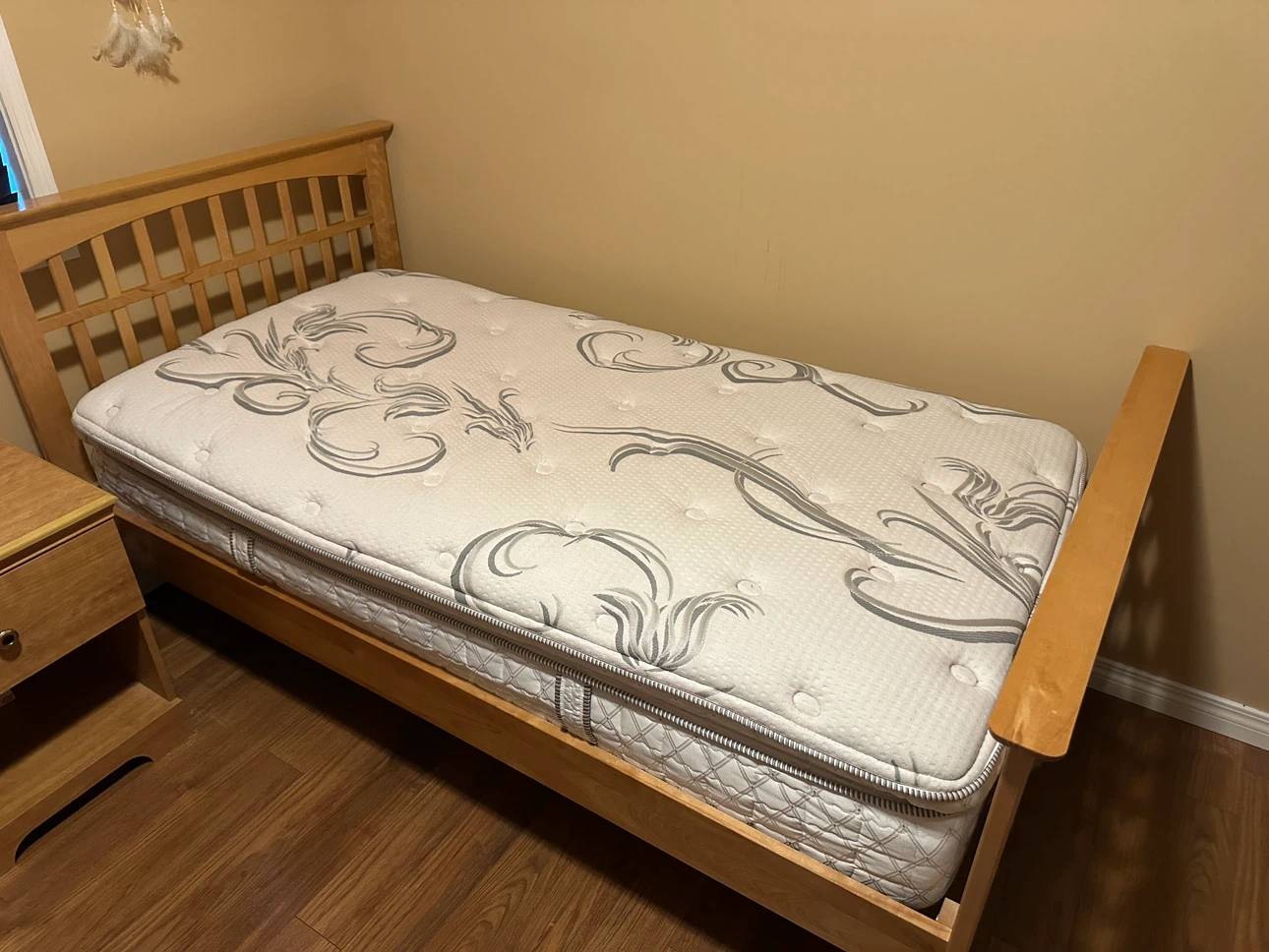 Twin bed bedroom set - photo 2
