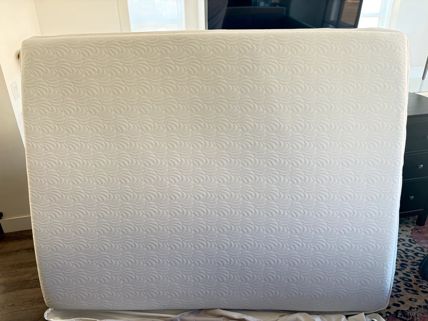 Queen mattress like new condition 10”