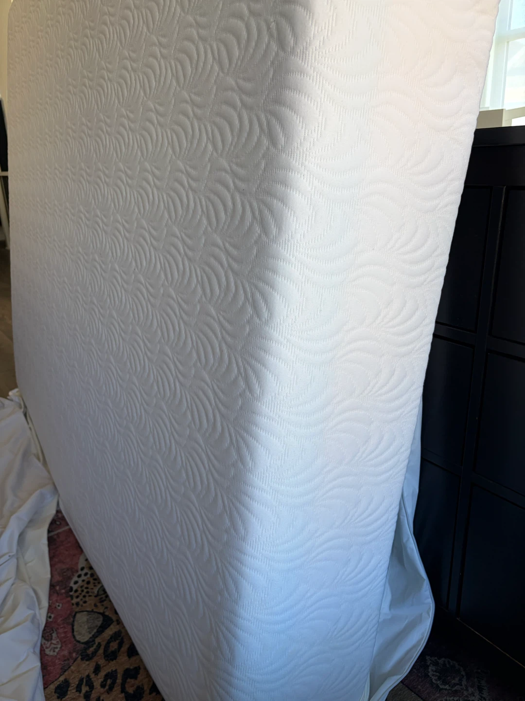 Queen mattress like new condition 10” - photo 2