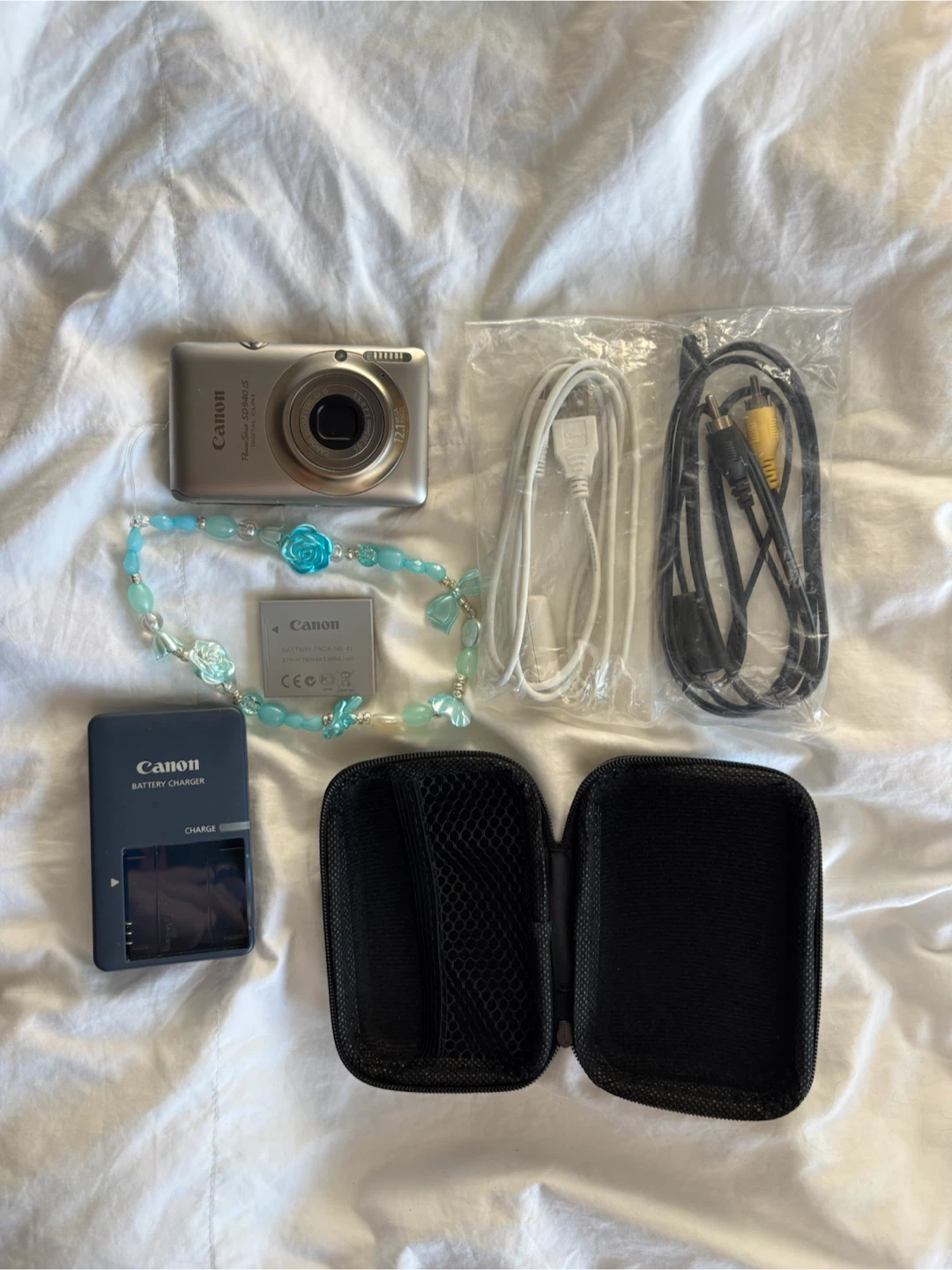 Canon PowerShot SD940 IS Digital ELPH 12.1MP Camera