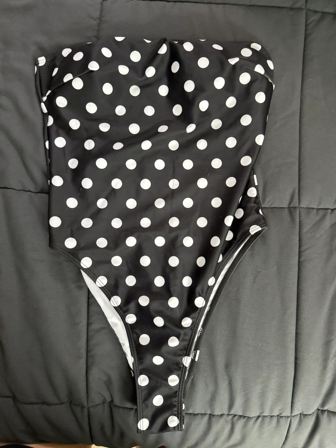 Black and white polka dot strapless swimsuit - photo 2