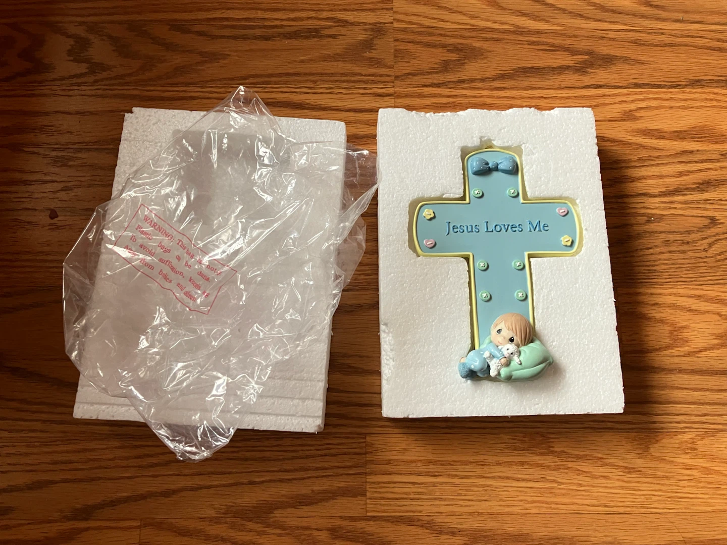 Precious Moments "Jesus Loves Me" Boy Cross Decoration