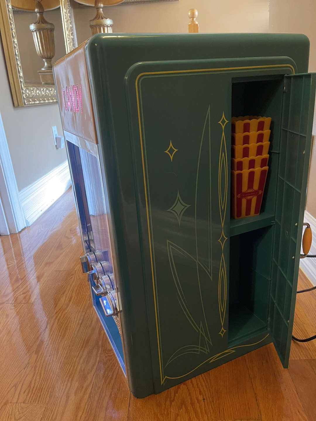 Retro Candy Dispenser - photo 3