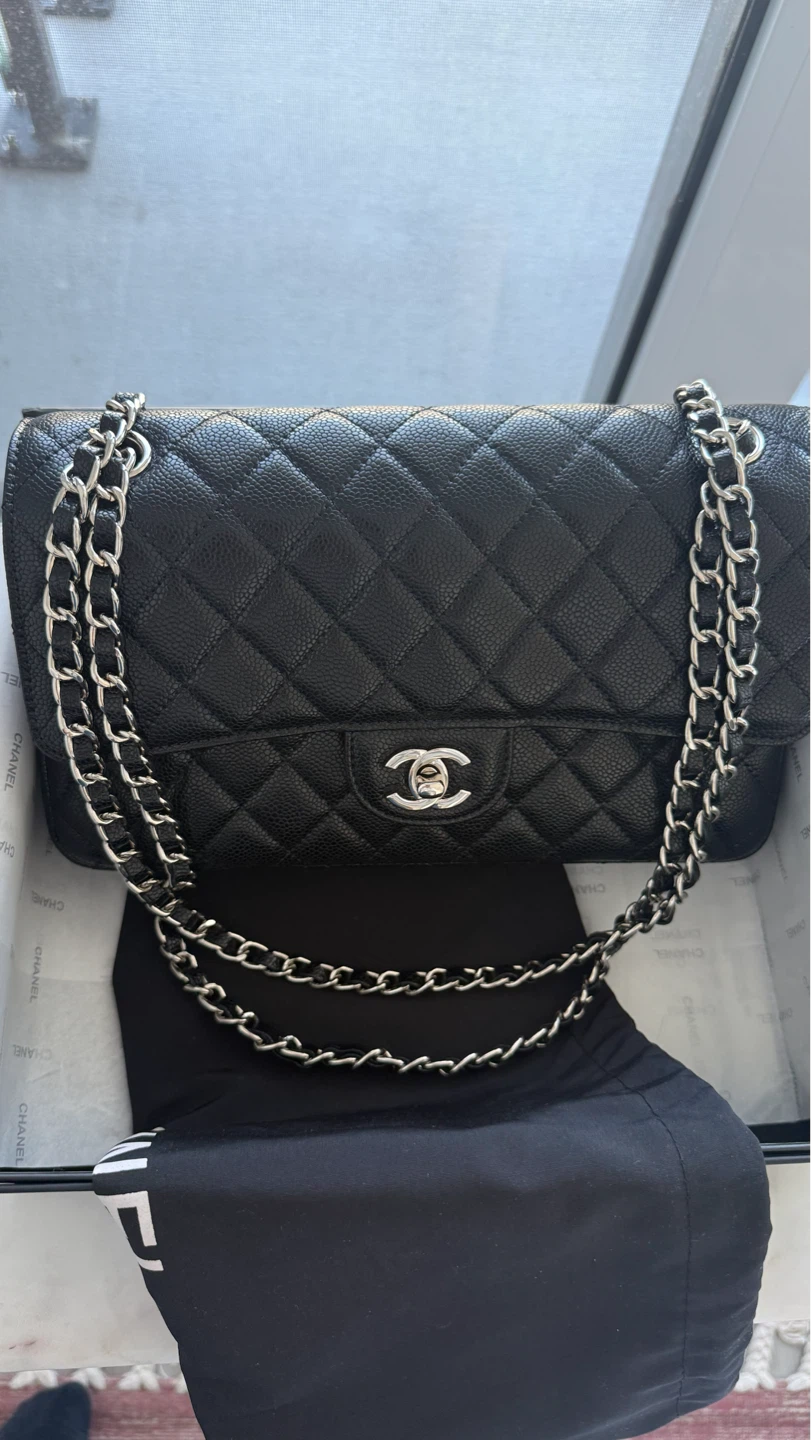 CHANEL MEDIUM FLAP - photo 5