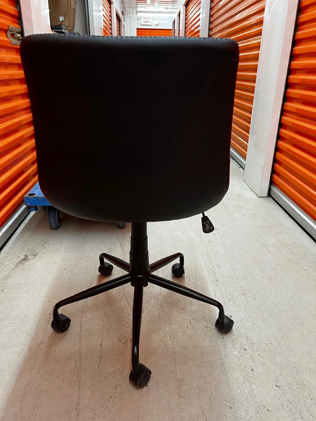 Leather Office Chair Adjustable & 360 rotation - photo 4