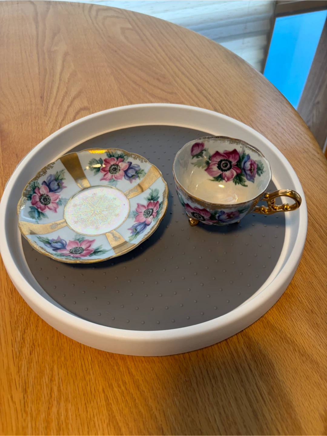 Castle China teacup and saucer set - photo 2