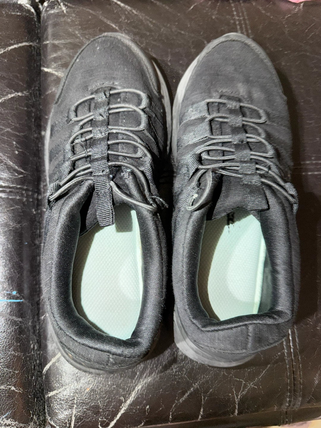 Black Athletic Shoes Size 6