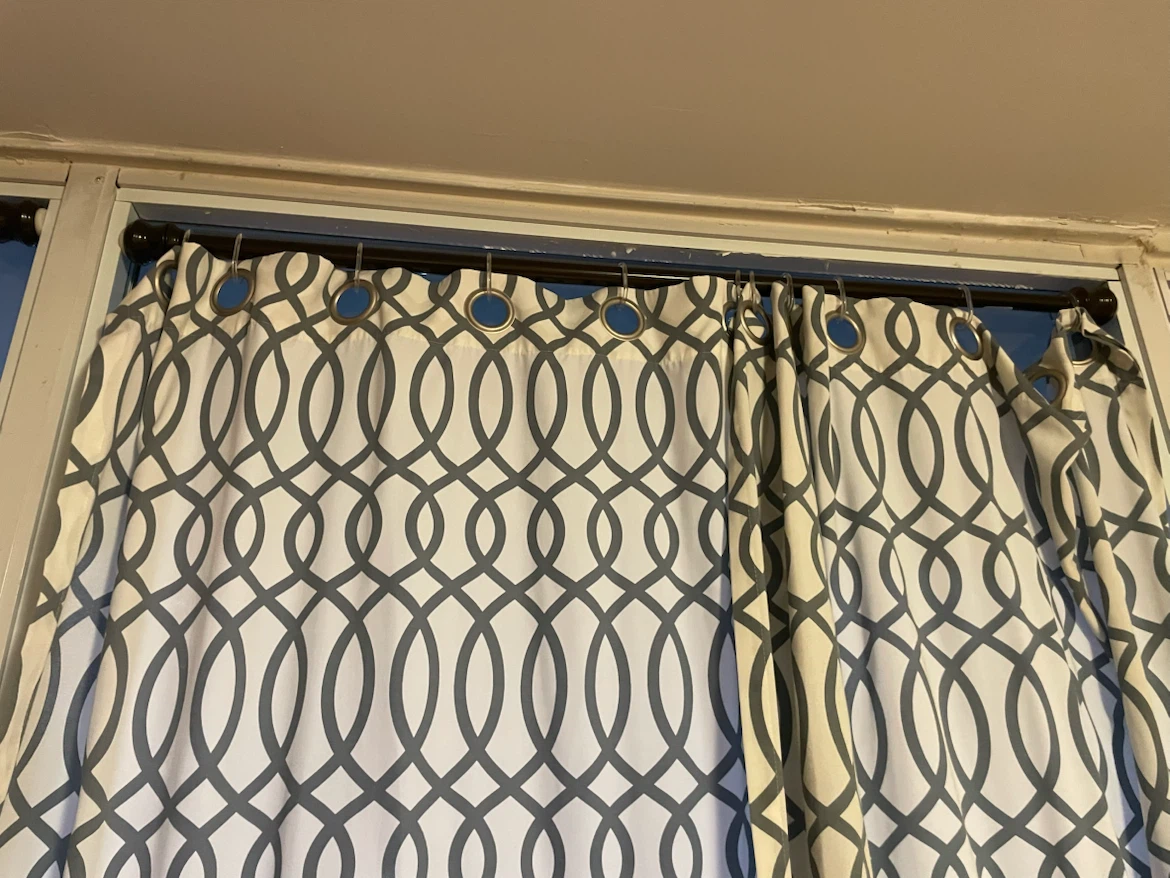 Grey and White Geometric Pattern Curtains - photo 2