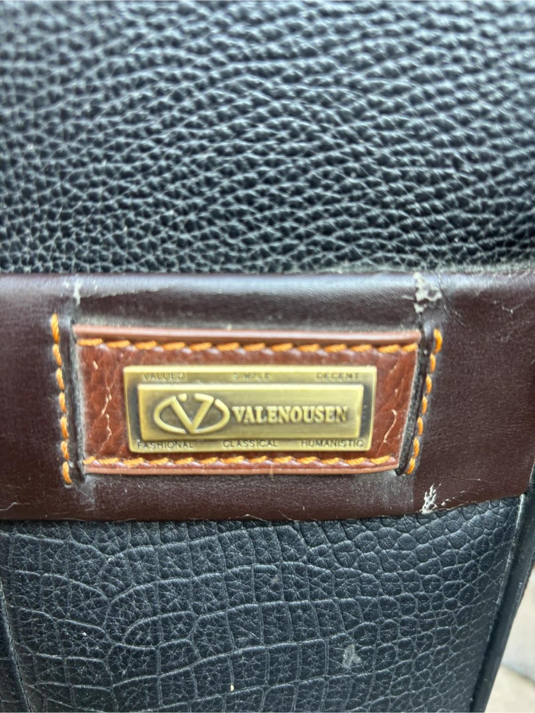 Valenousen Black Rolling Suitcase - photo 2