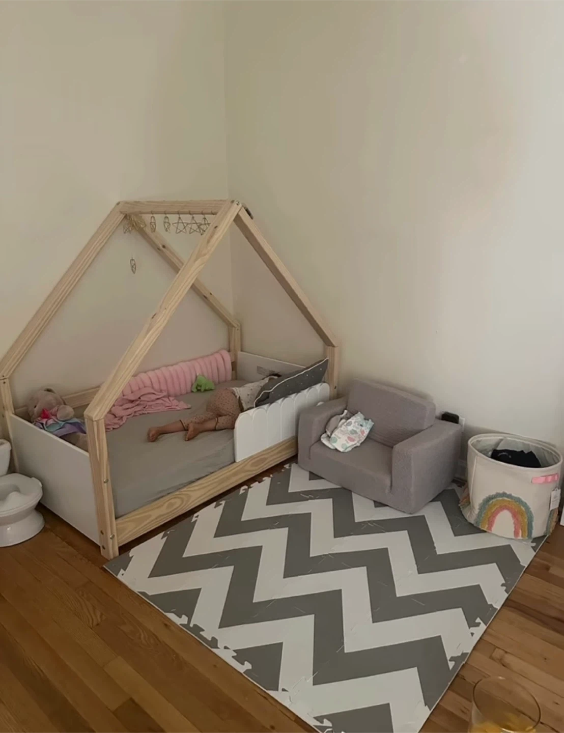 Wooden Toddler House Bed Frame - photo 2