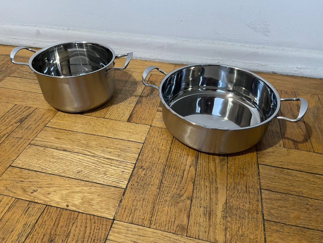 Set of 2 Stainless Steel Pots with Lids - photo 2