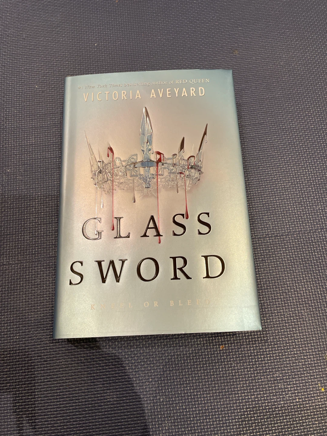 Glass Sword by Victoria Aveyard Book