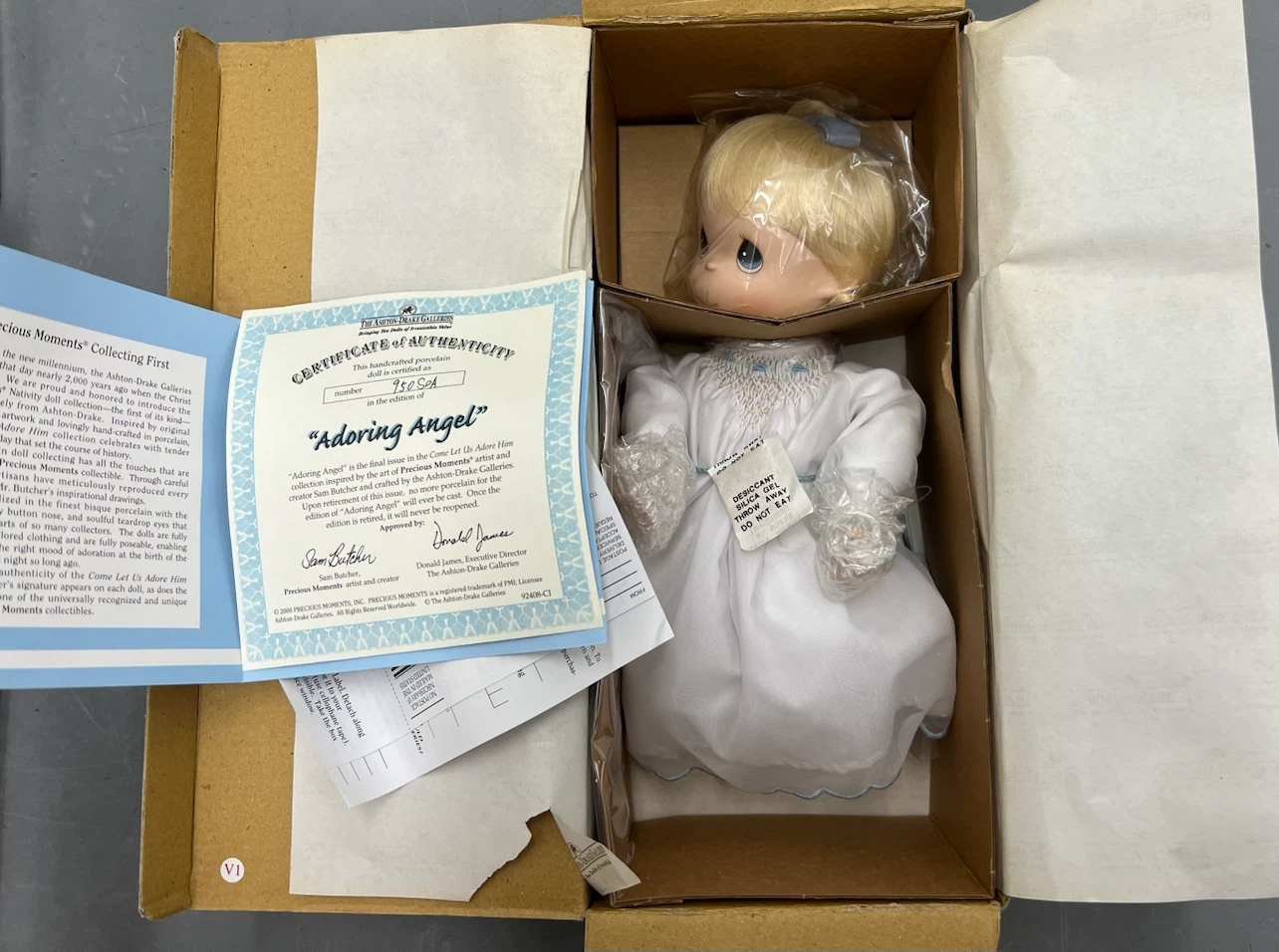 Ashton Drake Precious Moments "Come Let Us Adore Him"Doll 8 Pcs - photo 2