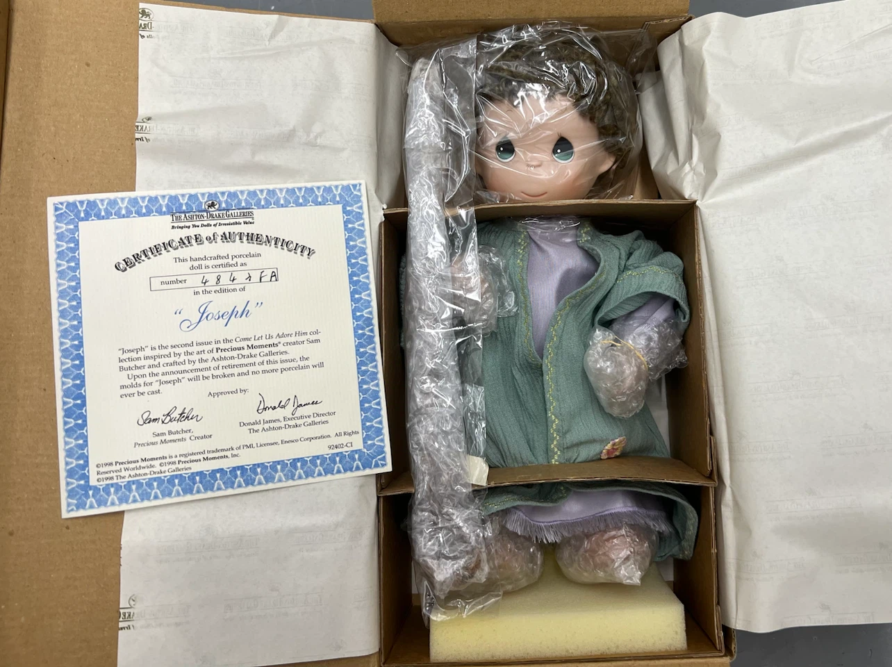 Ashton Drake Precious Moments "Come Let Us Adore Him"Doll 8 Pcs - photo 5