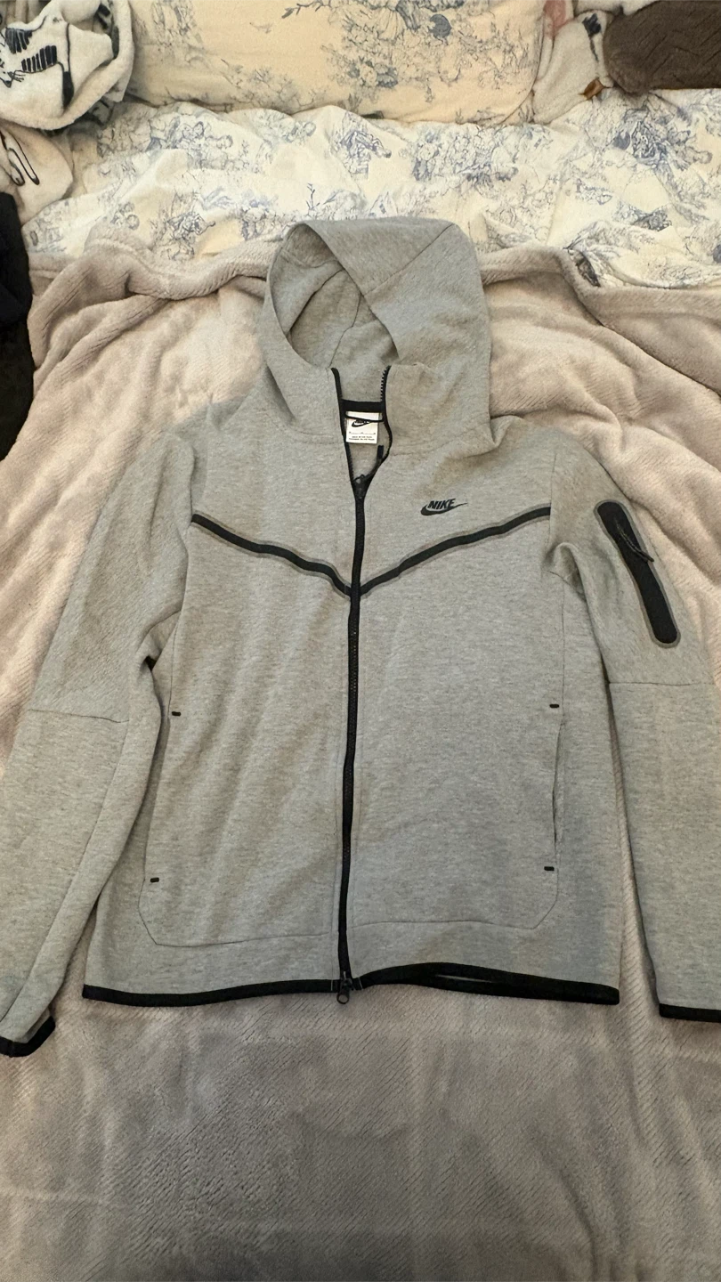 Nike Tech Fleece Hoodie Grey