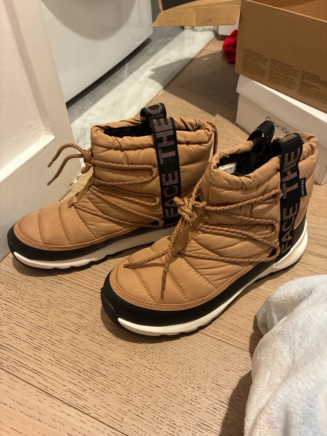 The North Face Puffer Boots - Tan - photo 2