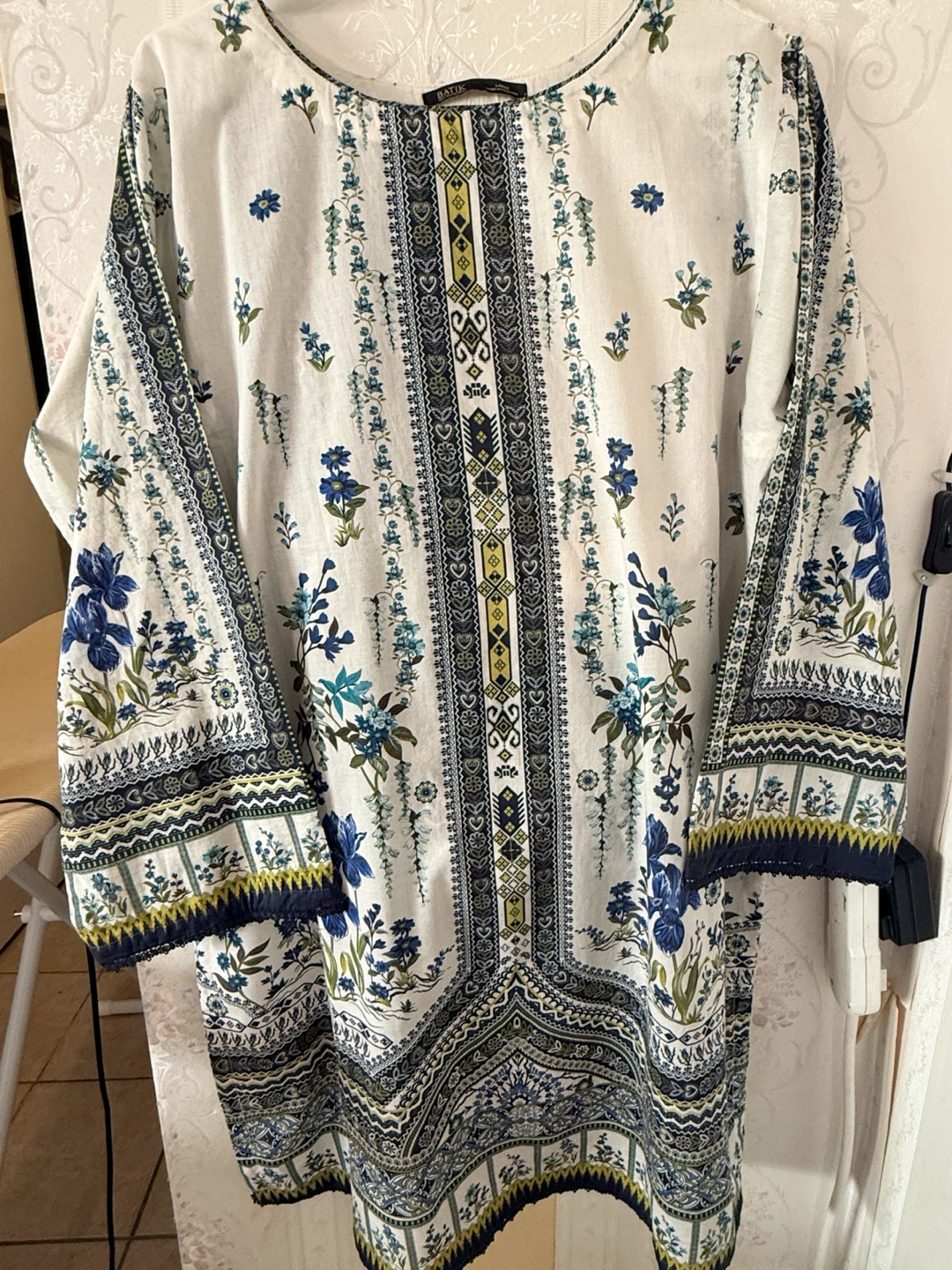 White Floral Print Tunic Top &Bottom