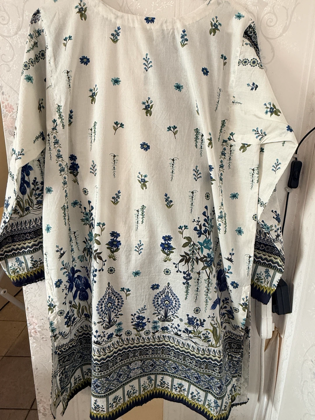 White Floral Print Tunic Top &Bottom - photo 2