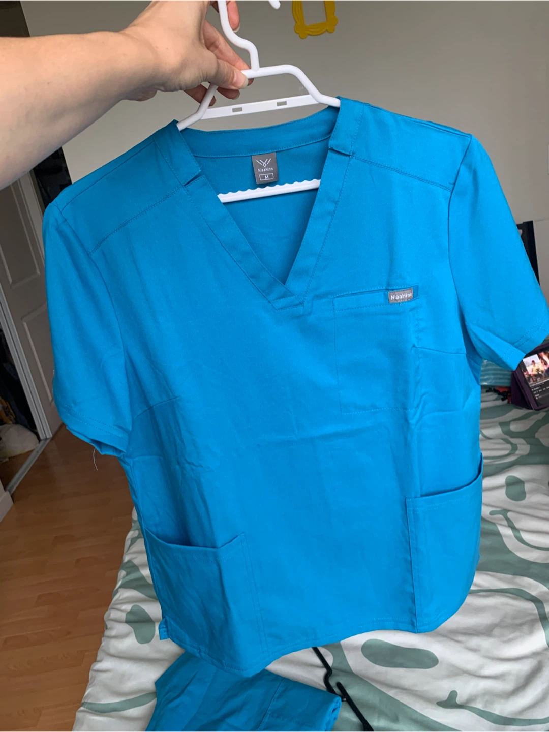 NiaaHinn Blue Scrub Top and Pants Set - Medium