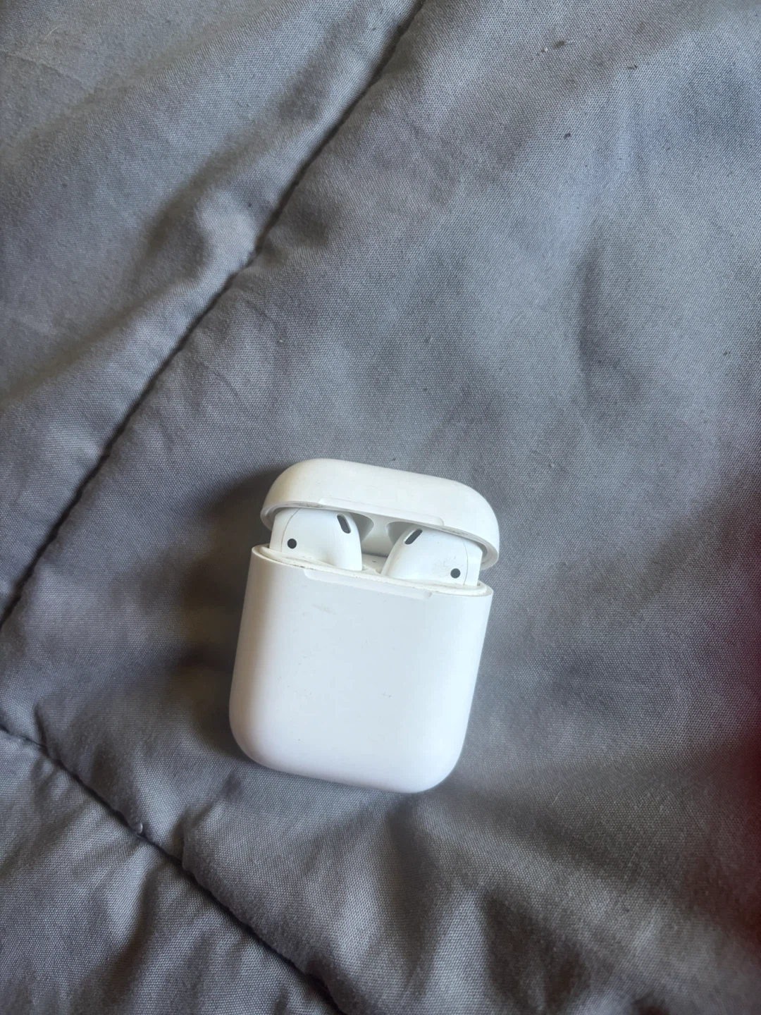 Apple AirPods 2nd Gen