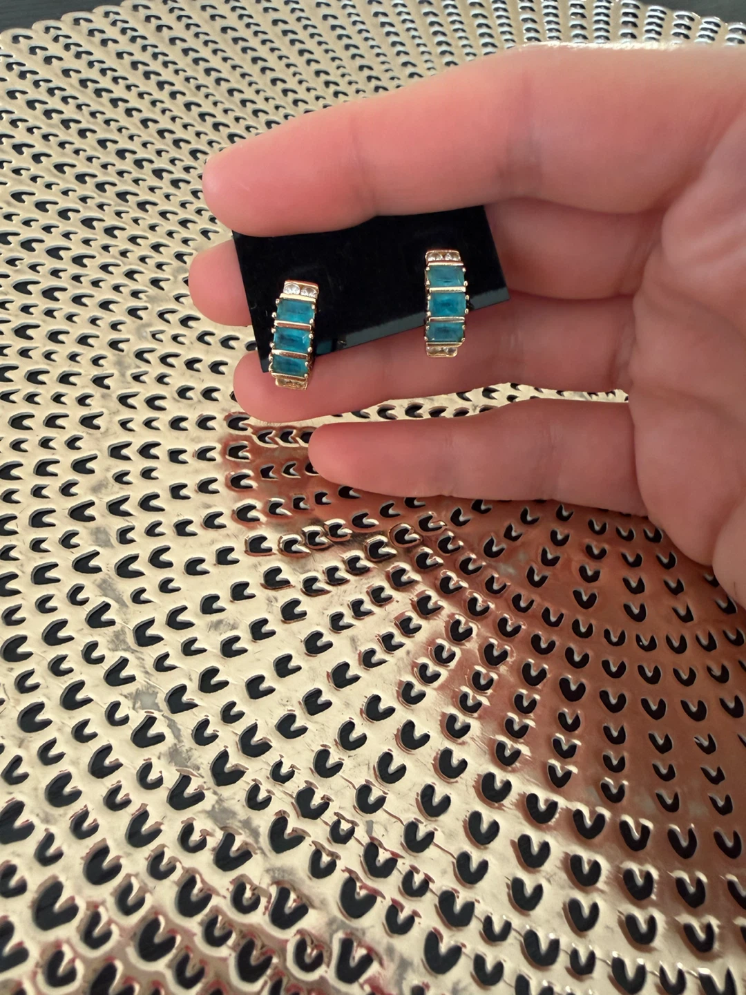 Stainless Steel Teal Baguette Stone Hoop Earrings - photo 4