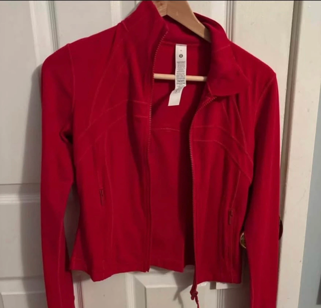 Lululemon define jacket size 6 cropped dark red tags on