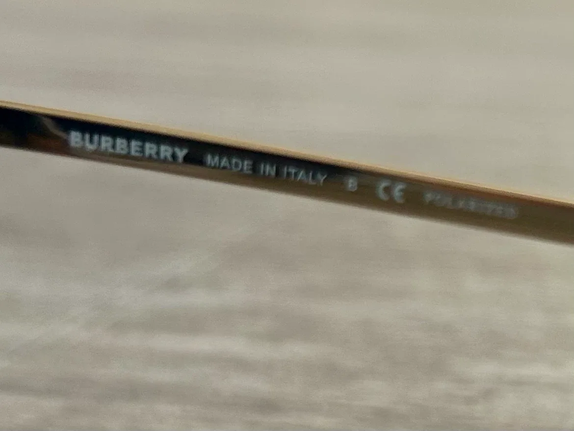 Authentic Burberry Polarized Sunglasses (BE4296) - photo 5