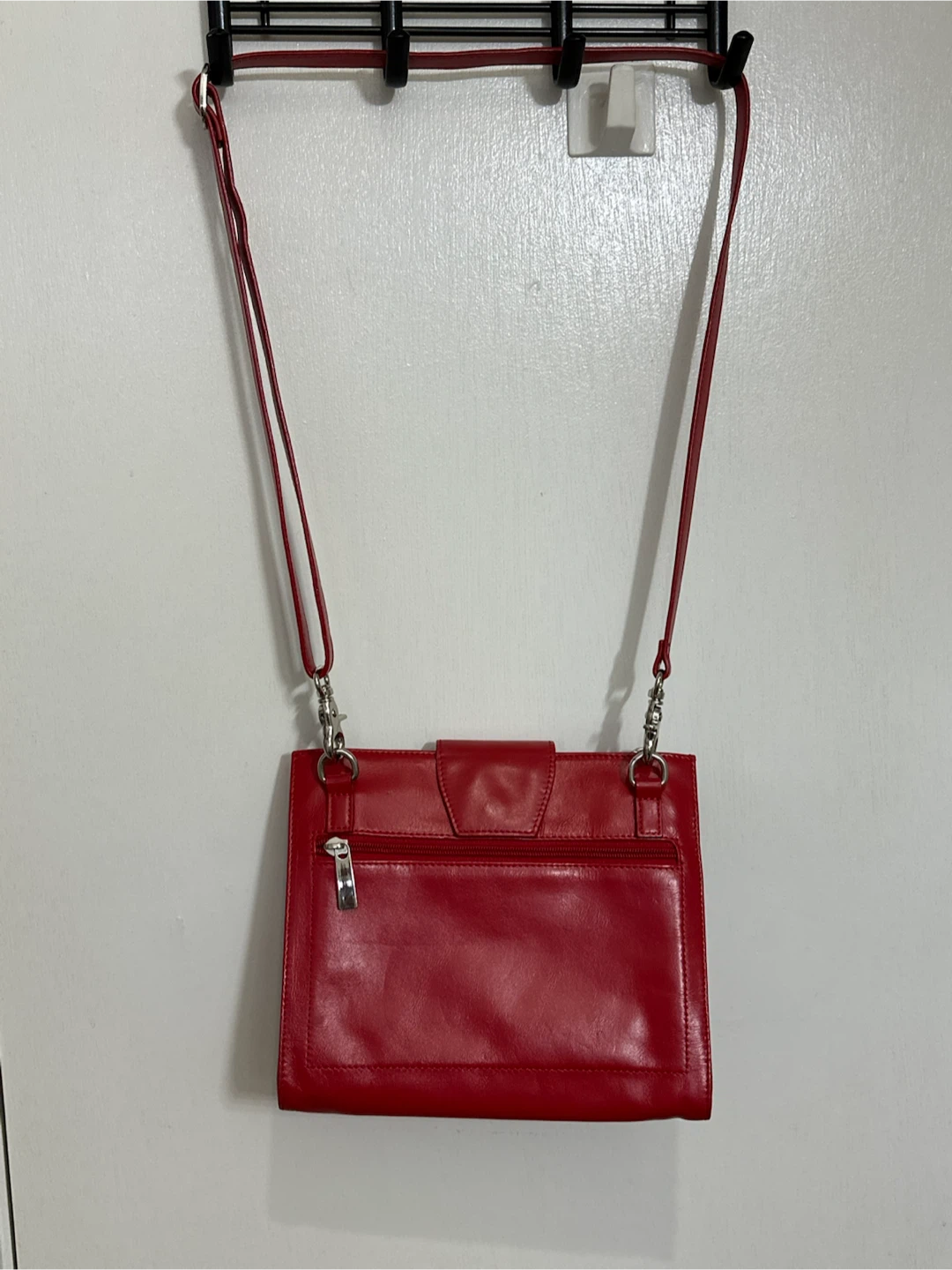Daniel Red Leather Cross Body Bag smells like new - photo 4