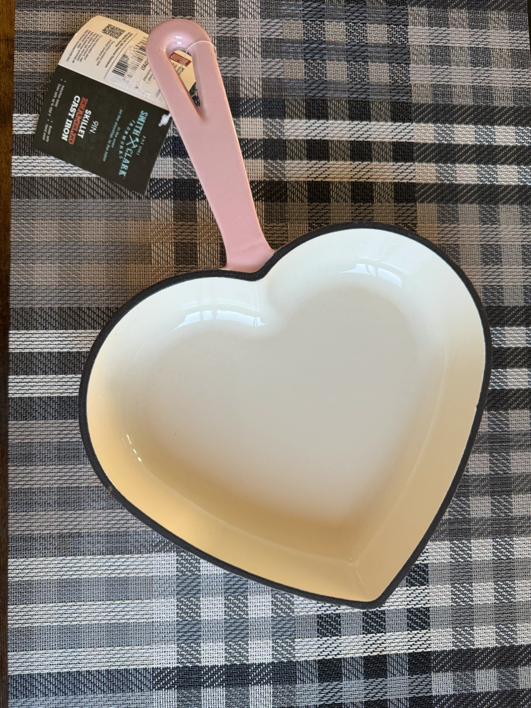 Smith & Clark 9in Enamel Cast Iron Heart Skillet