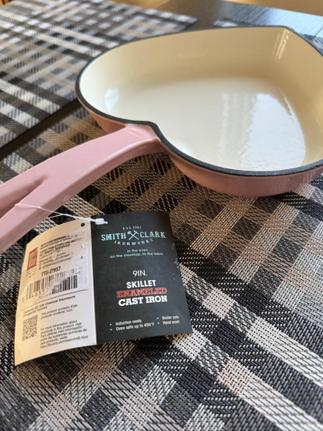 Smith & Clark 9in Enamel Cast Iron Heart Skillet - photo 4