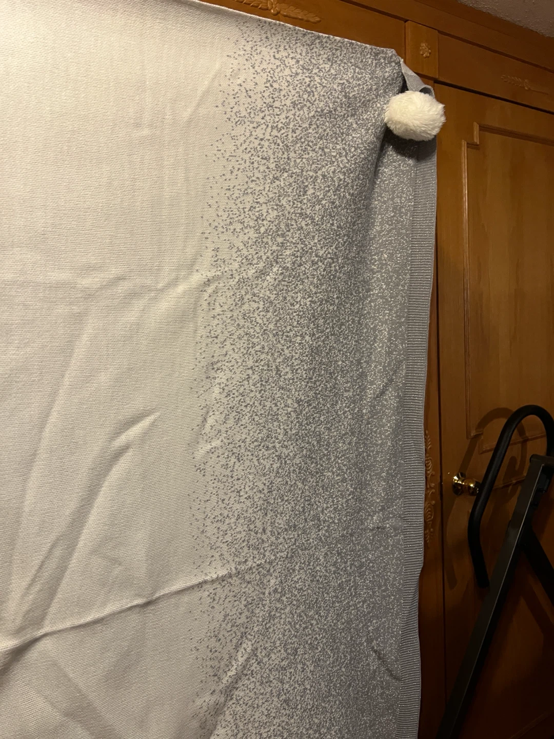 White and Grey Throw Blanket with Pom Poms - photo 4
