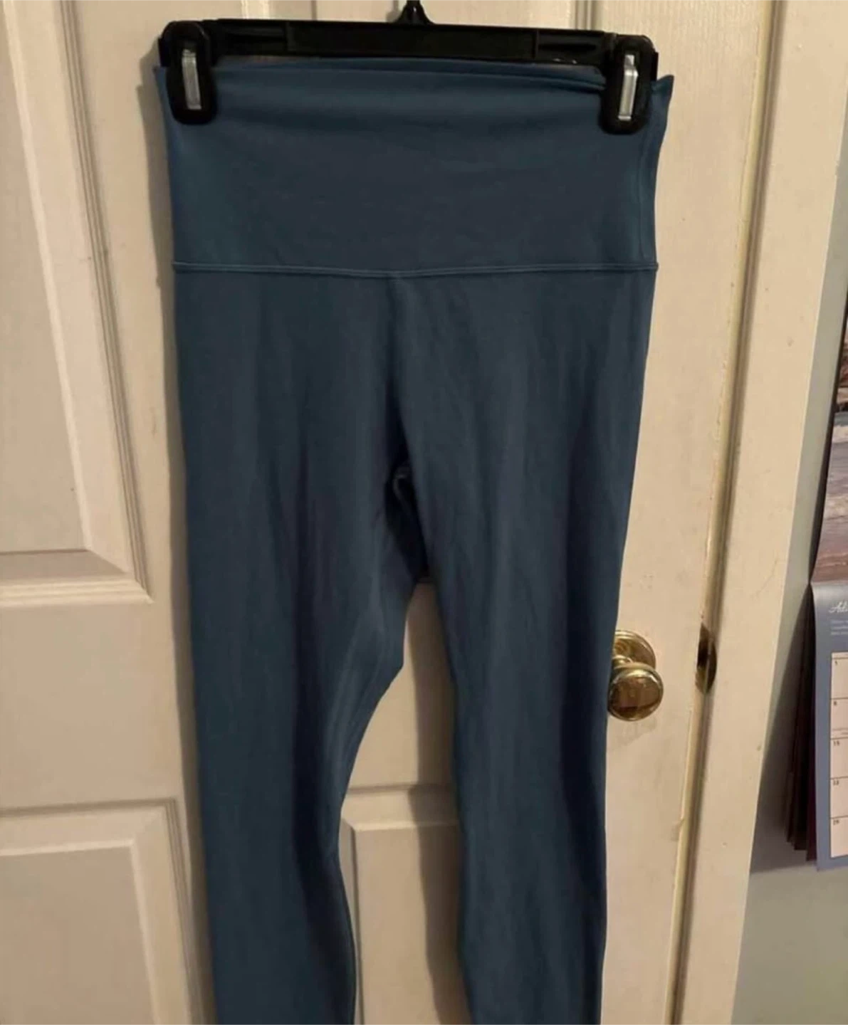 Lululemon blue leggings size 6 tight 28