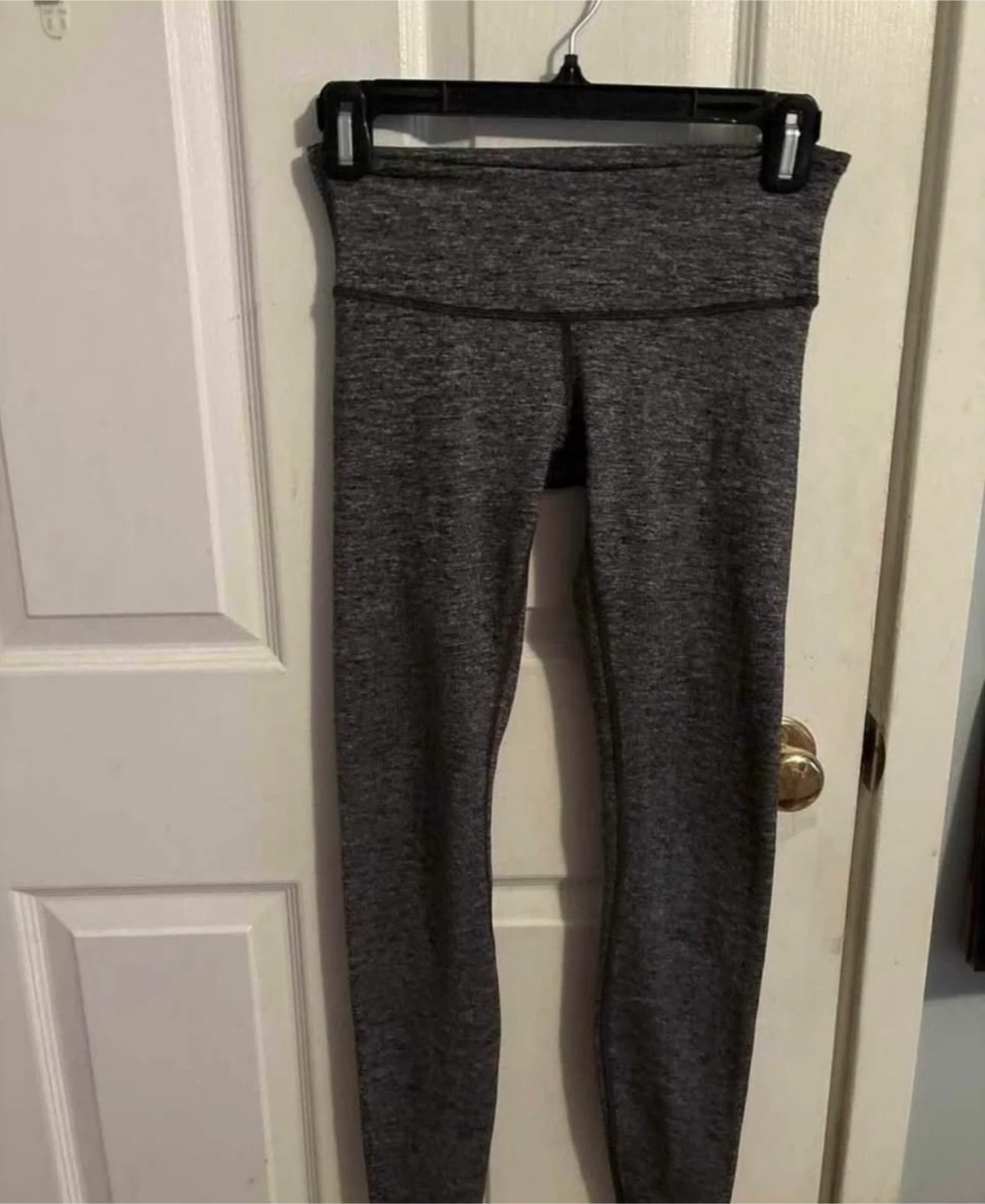 Lululemon low rise leggings size 4 tight 28