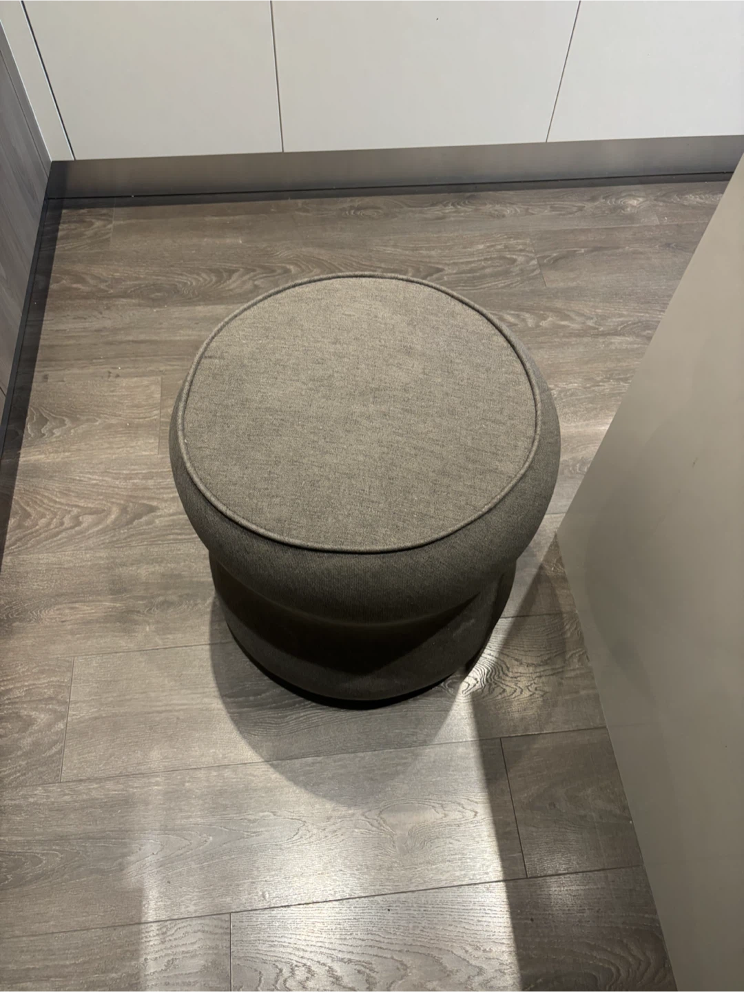 Grey Upholstered Round Pouf Ottoman - photo 3