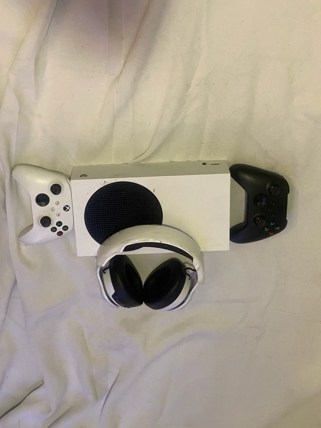 Xbox Series S   + 2 Controllers + Headset+ 17 Games BARELY USED.