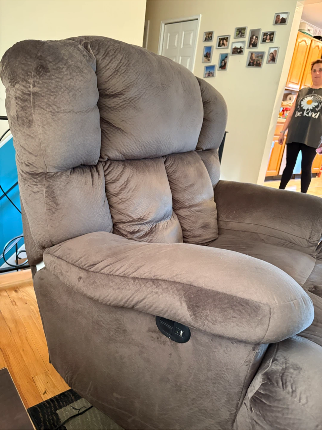 Brown Plush Power Recliner Chair - photo 3