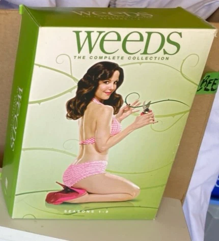 Weeds: The Complete Collection Seasons 1-8 DVD Box Set
