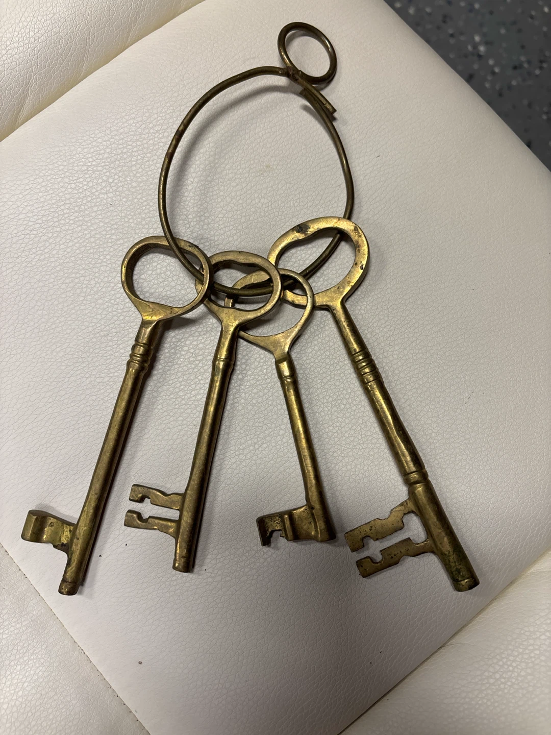 Set of 4 Vintage Brass Skeleton Keys on Ring