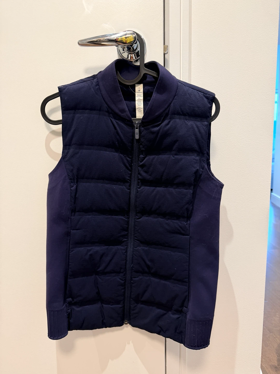 Lululemon Navy Puffer Vest size 6