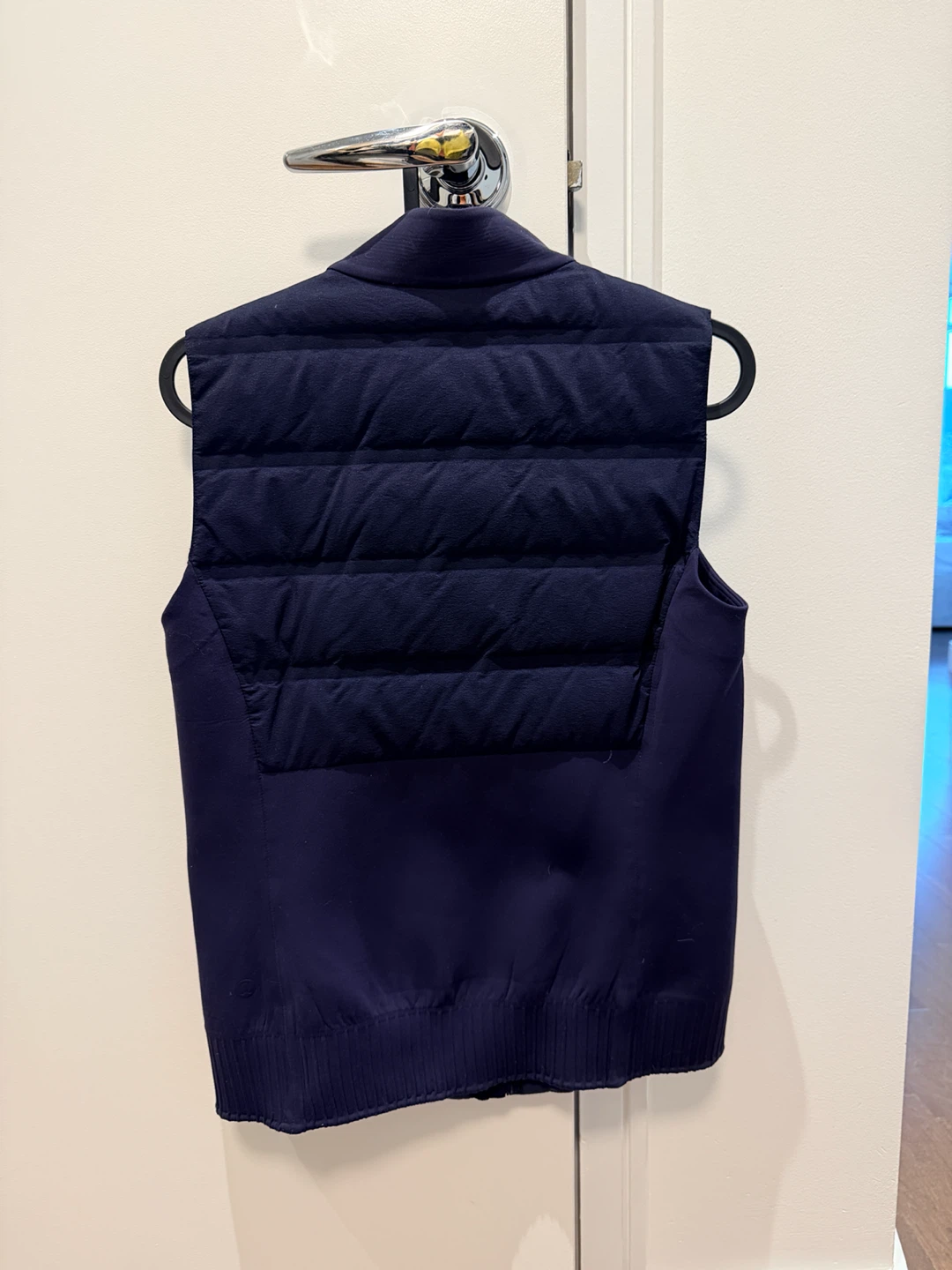Lululemon Navy Puffer Vest size 6 - photo 2