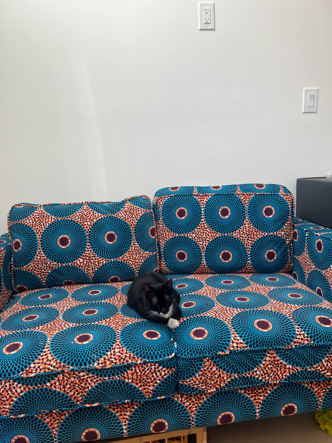 2-Seater Printed Couch - photo 3