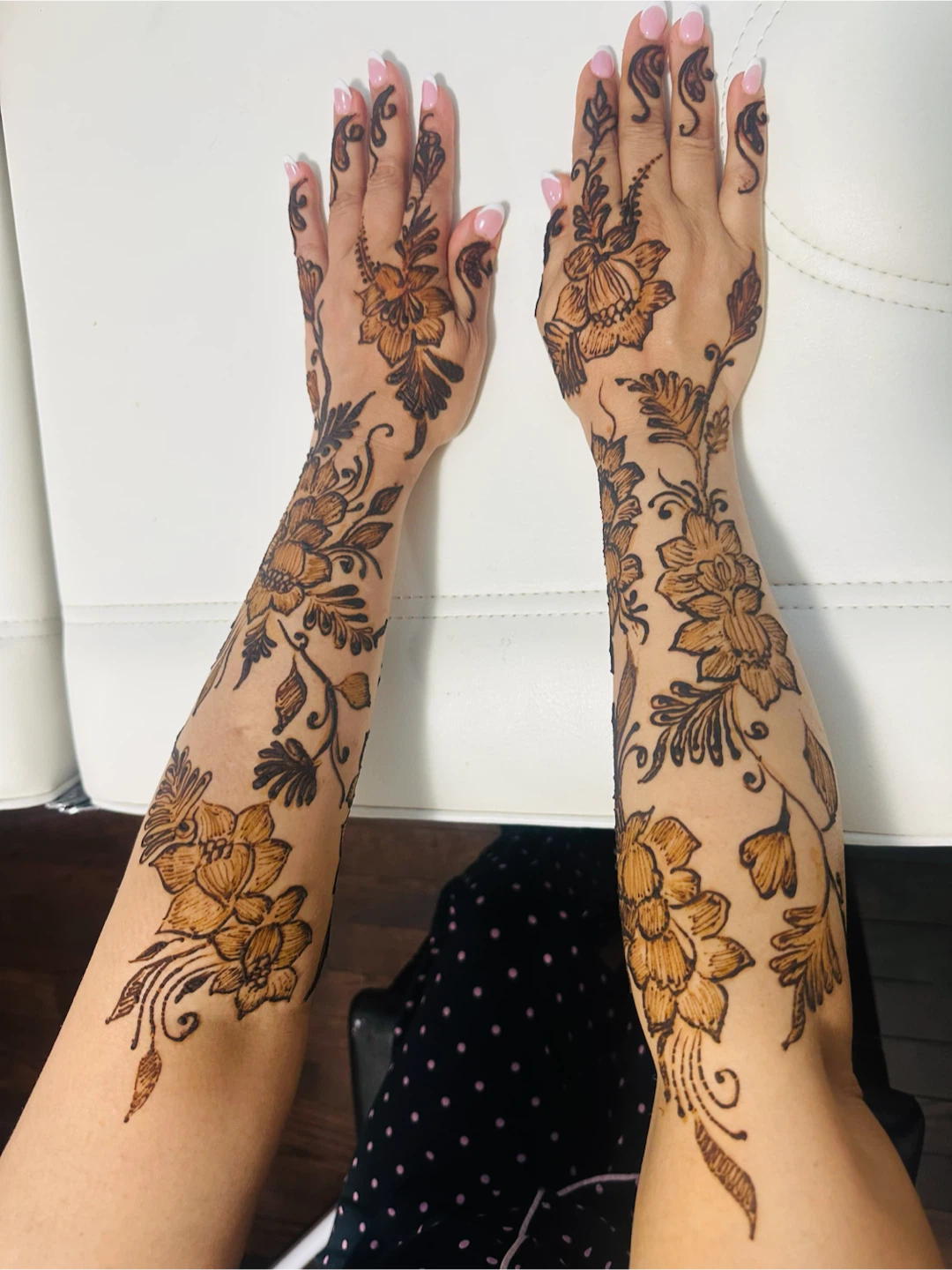 Beautiful Henna Hand Designs ,Hair cut,Eyebrows - photo 3